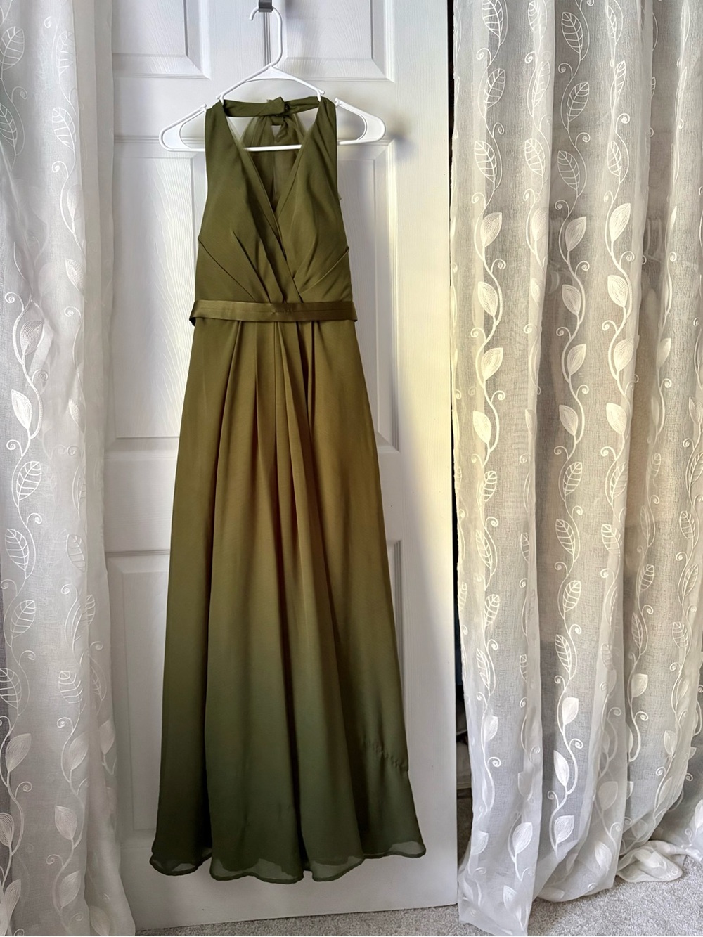 White by Vera Wang Olive l Halter Maxi Dress belted wedding prom cocktail sz 2